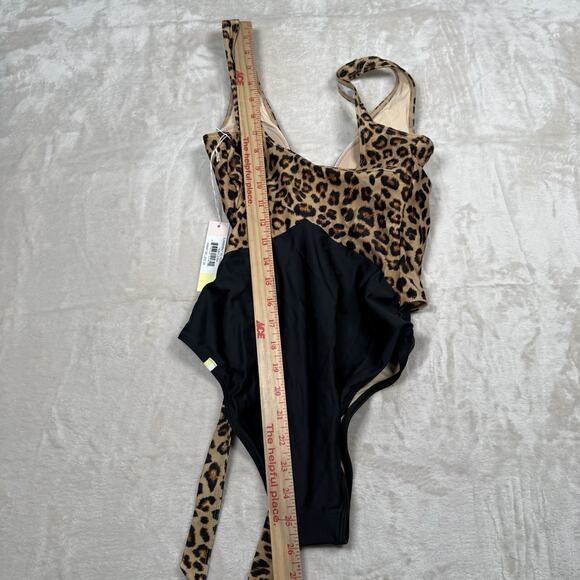 NWT Summersalt The Perfect Wrap One Piece Swimsuit Leopard Black Size 4 - Picture 8 of 8